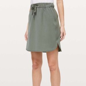 *NEW W/ TAGS* Lululemon On The Fly Skirt